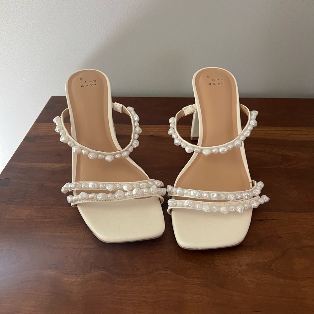 Women's Cream Sandals with Pearl Accents